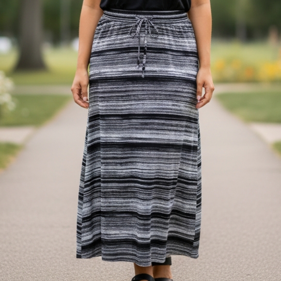 Striped Black and Gray Maxi Skirt Women's Plus Size 14/16 Plys Suze 1X - Picture 1 of 13